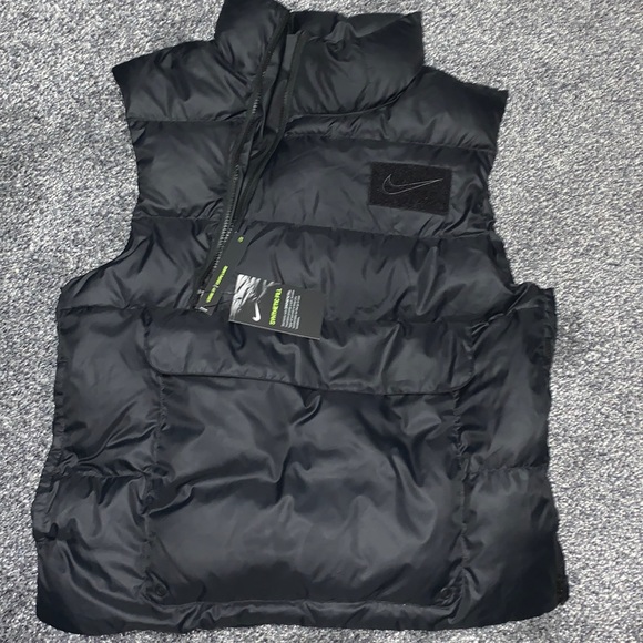 Nike Jackets \u0026 Coats | New Nike LeBron James Pullover Puffer Vest | Color: Black | Size: S | Thenewafterlife's Closet